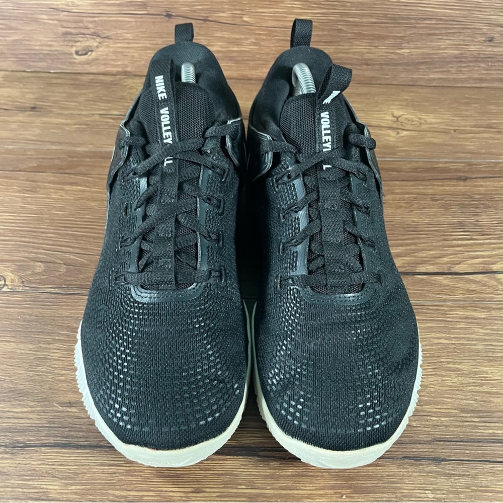 Nike Black and White Athletic Shoes - Picture 7 of 11